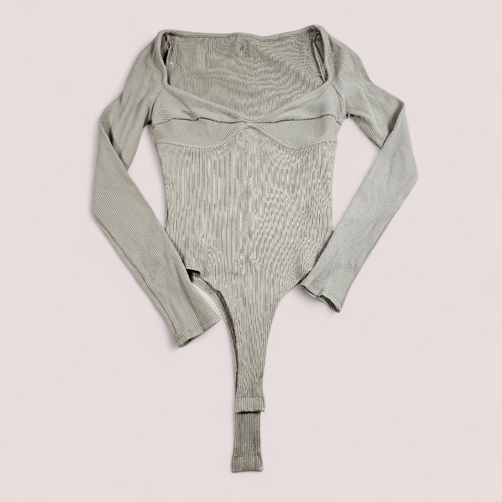 Junie Elegant Taupe Tan Ribbed Lagenlook Long Sleeve Bodysuit Sz‎ M-L